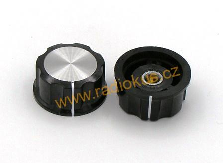 Knoflík plastový 6mm černý nasazovací se zajištěním šroubkem , průměr 34mm