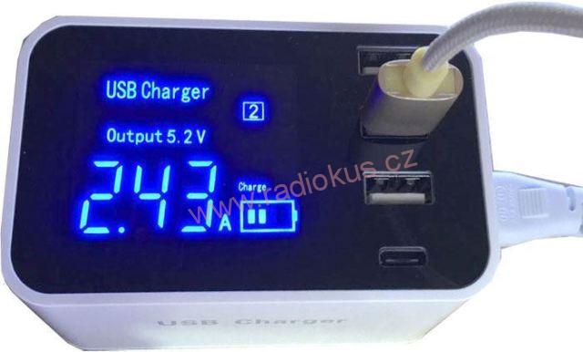 Univerzální USB napáječ, nabíječka YC-CDA30, 4x USB 5V/max 2,4A s displejem