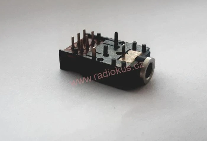 Zásuvka 3,5 mm stereo , panelová , plastová , do DPS , 2x přepínací kontakt