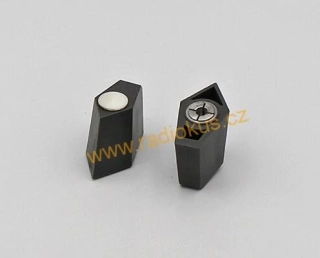 Knoflík plastový 3mm šipka šedý TESLA , průměr 16mm